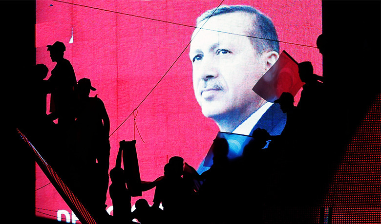 Ο Ερντογάν κλείνει όλα τα κανάλια των Γκιουλενιστών