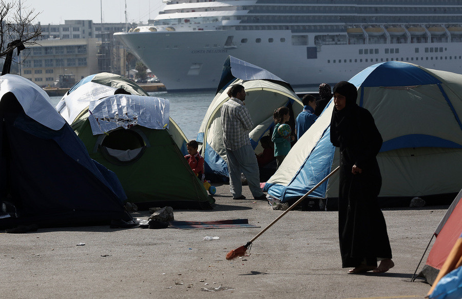 Έφυγαν από το λιμάνι του Πειραιά και οι τελευταίοι πρόσφυγες
