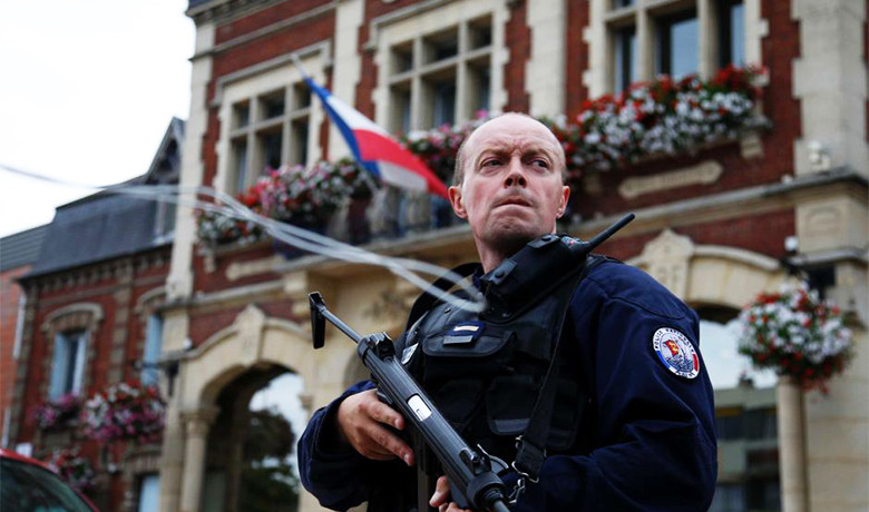 Αναγνωρίστηκε και ο δεύτερος δράστης της επίθεσης στην εκκλησία της Γαλλίας