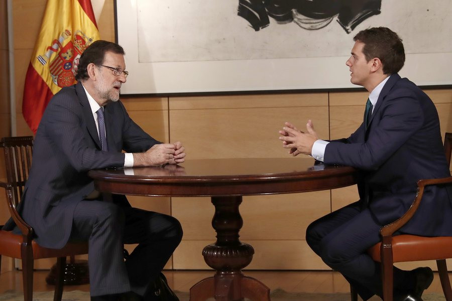 Ισπανία: Έγινε ένα πρώτο βήμα προς τον σχηματισμό κυβέρνησης, λέει ο Ραχόι