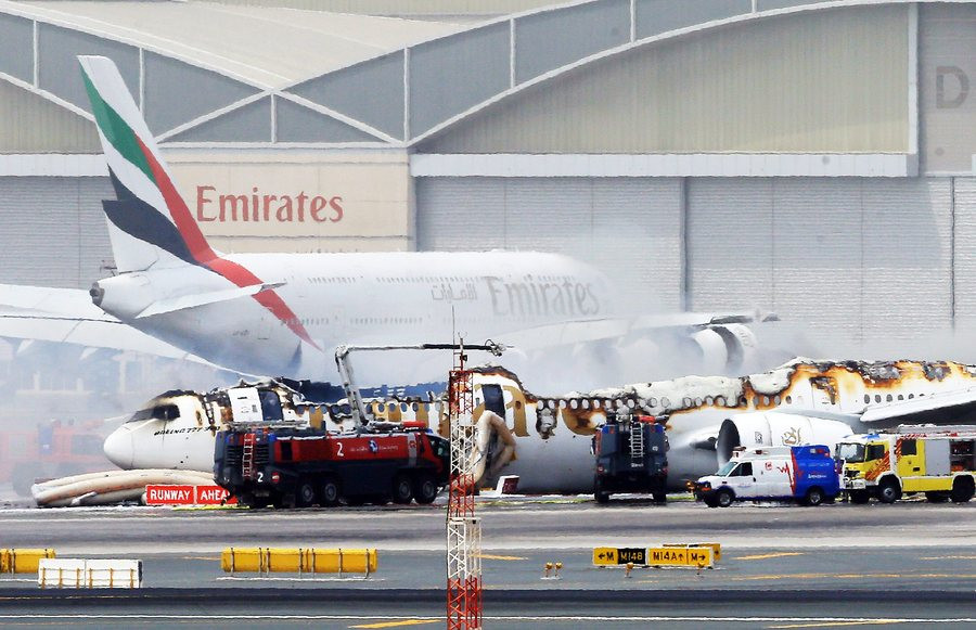 Ένας νεκρός από την αναγκαστική προσγείωση στο Ντουμπάι