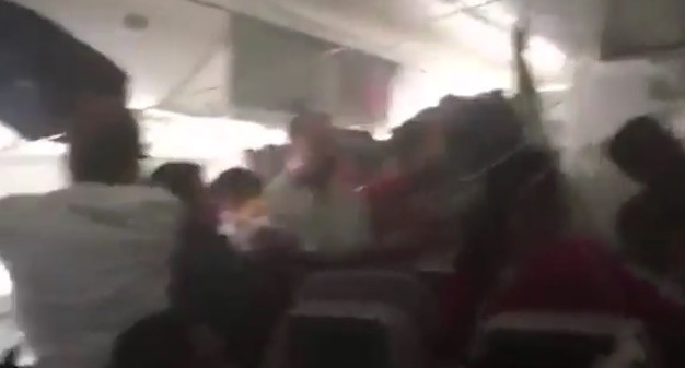 Νέο βίντεο από το εσωτερικό του φλεγόμενου αεροσκάφους στο Ντουμπάι