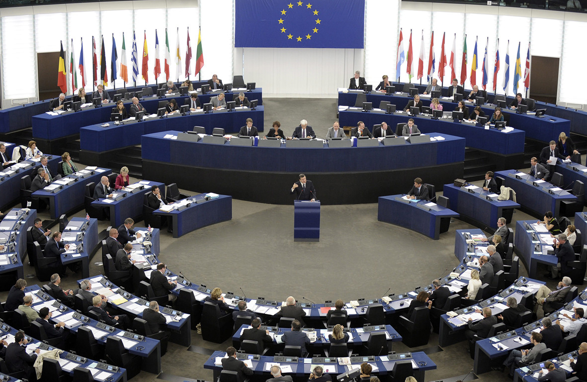 Έξι ευρωβουλευτές καταγγέλουν την Προεδρία της ΕΕ για ρατσισμό