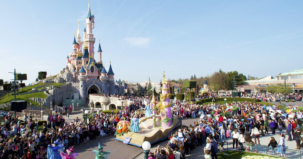 Παρίσι: Εκκενώθηκε ο σταθμός της Disneyland λόγω ύποπτου πακέτου