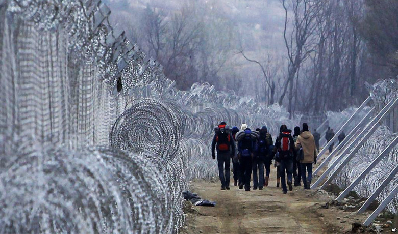 Όλο και περισσότεροι Ευρωπαίοι θέλουν κλειστά σύνορα για τους πρόσφυγες