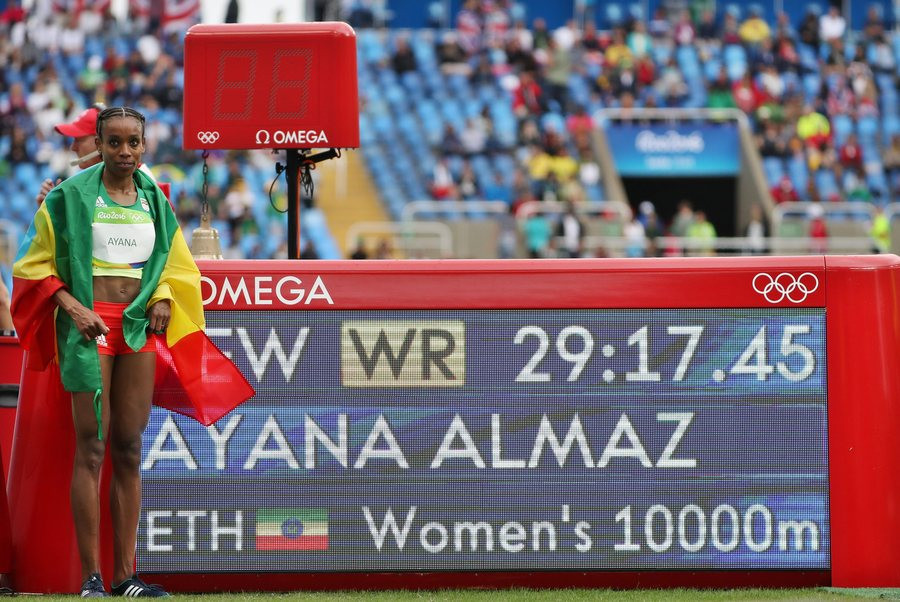 Έσπασε το παγκόσμιο ρεκόρ στα 10.000μ. γυναικών μετά από 23 χρόνια [BINTEO]