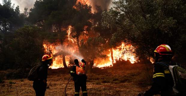 Ένα απανθρακωμένο πτώμα εντοπίστηκε κατά την κατάσβεση της φωτιάς στο Μαντούδι Εύβοιας