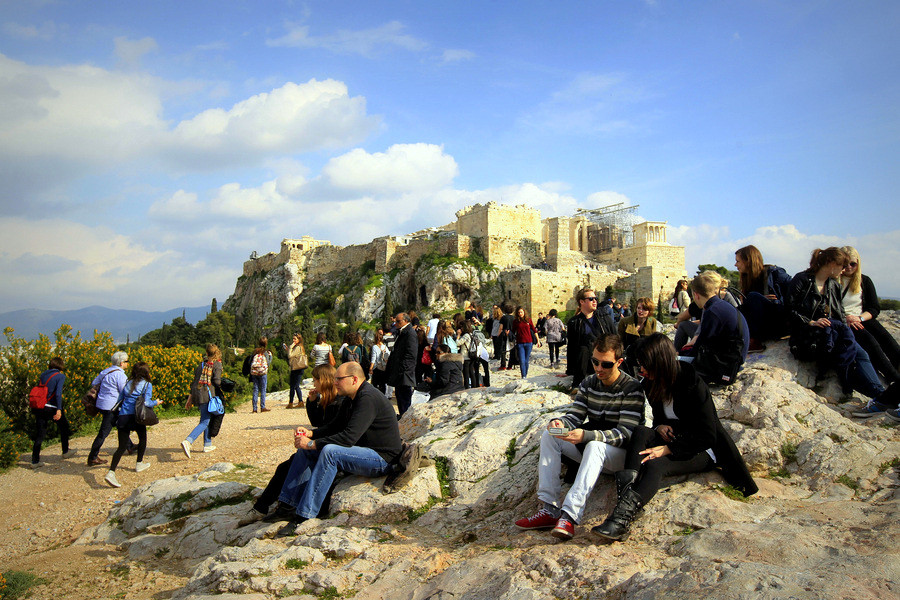 Economist: Η κρίση υποβάθμισε την ποιότητα ζωής στην Αθήνα