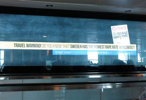 Πινακίδα στο τουρκικό αεροδρόμιο Ατατούρκ χαρακτηρίζει την Σουηδία «χώρα βιασμού»
