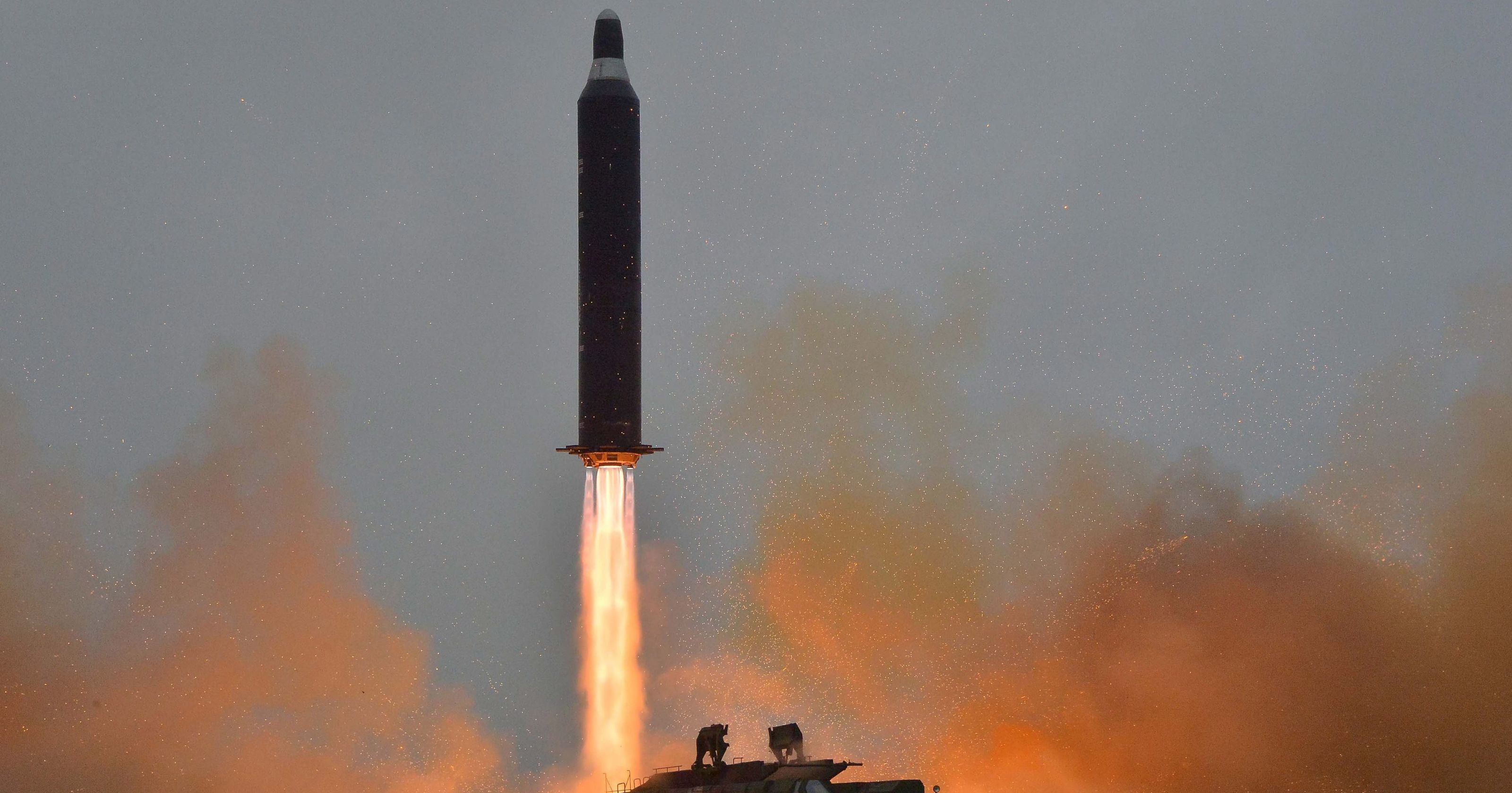 Υποβρύχιο πύραυλο εκτόξευσε η Βόρεια Κορέα