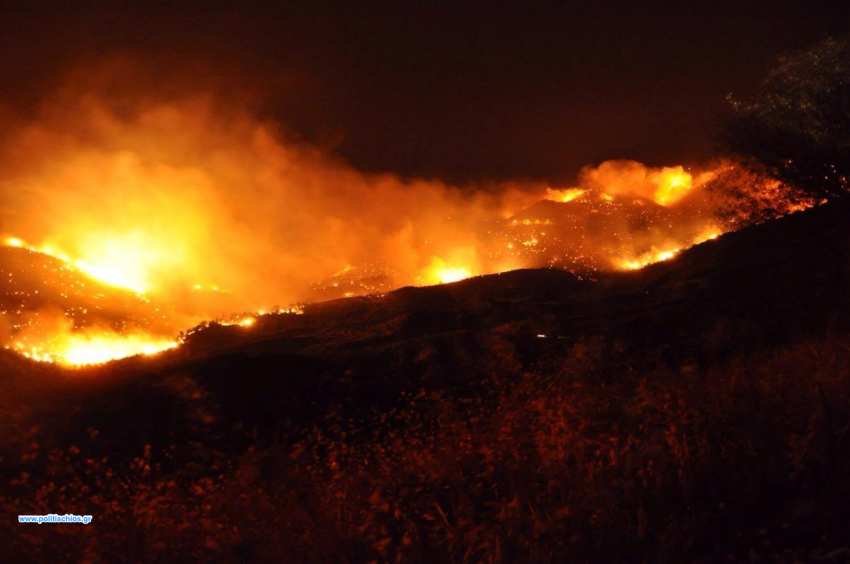 Μεγάλη πυρκαγιά στη Χίο – Κάηκαν σπίτια – 6 τραυματίες [ΦΩΤΟ+ΒΙΝΤΕΟ]