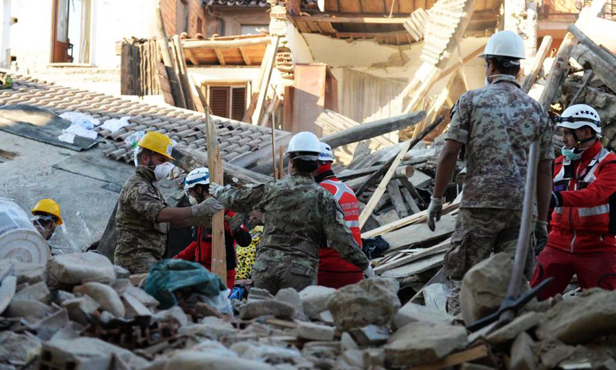 Ιταλία: Εξανεμίζονται οι ελπίδες για επιζώντες κάτω από τα ερείπια