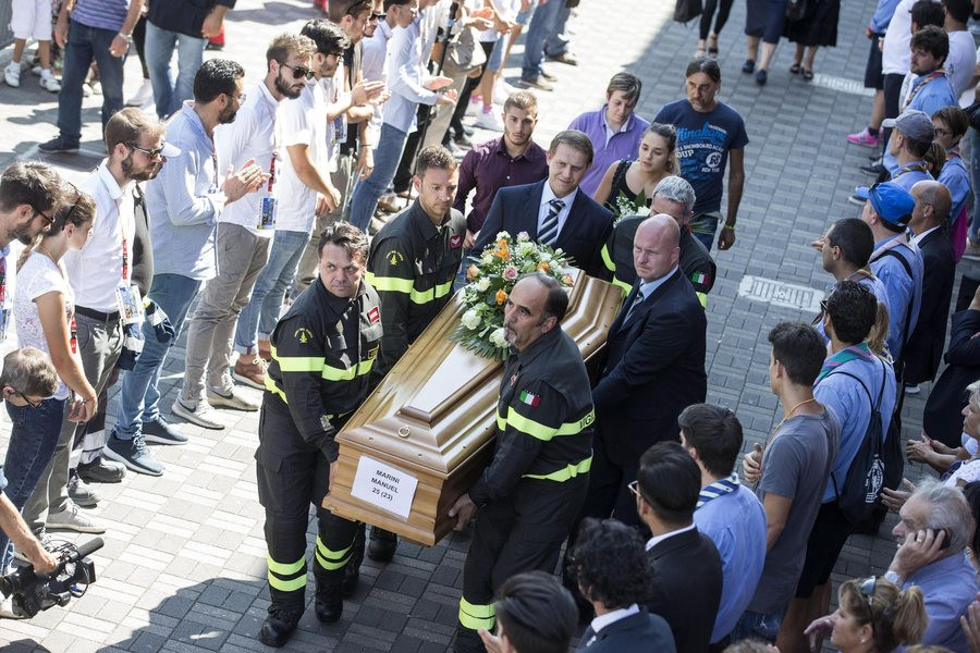 Εθνικό πένθος στην Ιταλία για τους εκατοντάδες νεκρούς του σεισμού