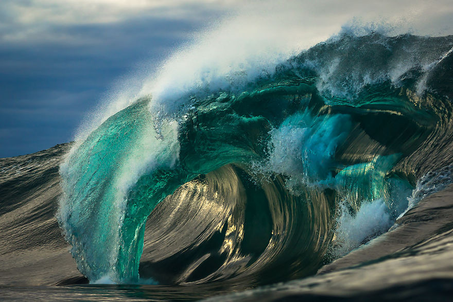 Όταν αγριεύει ο ωκεανός… μέσα από 10 μαγικές φωτογραφίες