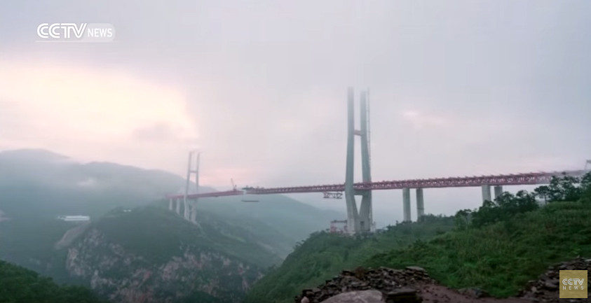 Η υψηλότερη γέφυρα στον κόσμο χάνεται στα σύννεφα [Timelapse ΒΙΝΤΕΟ]