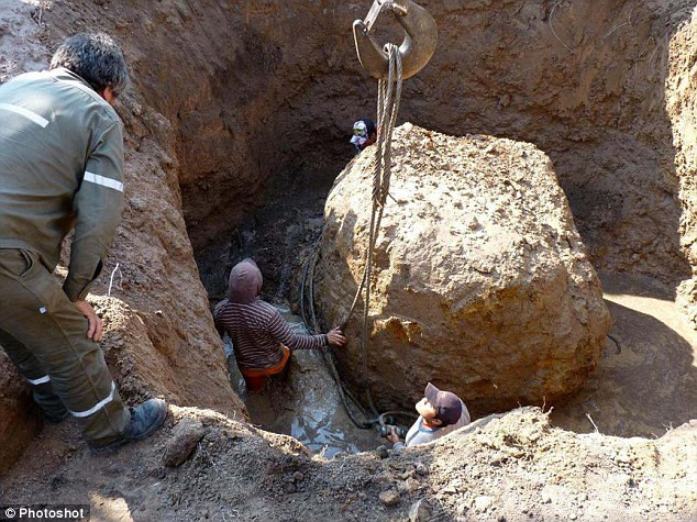 Γιγαντιαίος μετεωρίτης 30 τόνων ανακαλύφθηκε στην Αργεντινή [BINTEO]