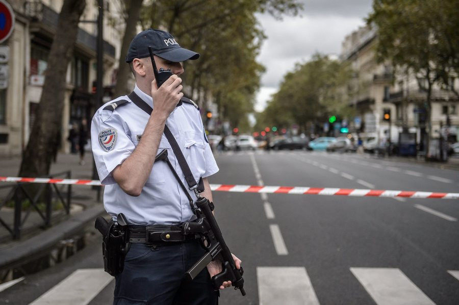 Δύο νεαρές – ύποπτες για τρομοκρατικές επιθέσεις συνελήφθησαν στη Γαλλία