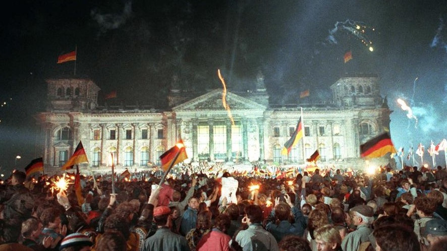 Ανατολική Γερμανία vs Δυτική Γερμανία, 26 χρόνια μετά την επανένωση