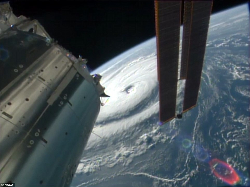 Πώς φαίνεται ο τυφώνας Μάθιου από τον Διεθνή Διαστημικό Σταθμό [ΒΙΝΤΕΟ]
