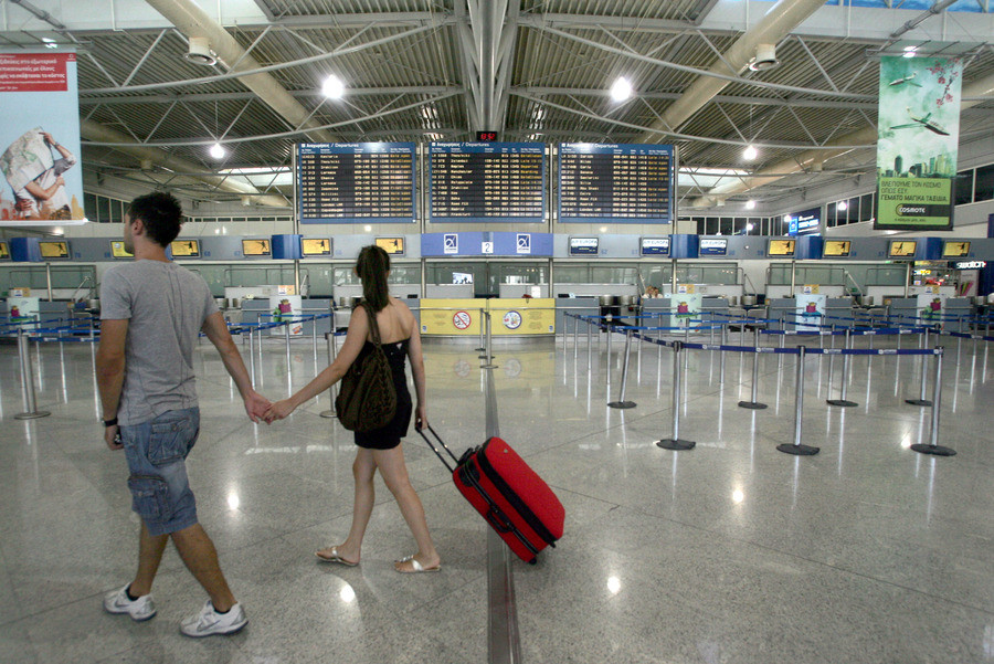 Κλείνουν τα αεροδρόμια οι ελεγκτές εναέριας κυκλοφορίας