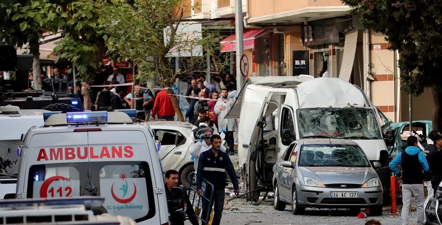 Έκρηξη με τραυματίες κοντά σε αστυνομικό τμήμα στην Κωνσταντινούπολη [BINTEO]