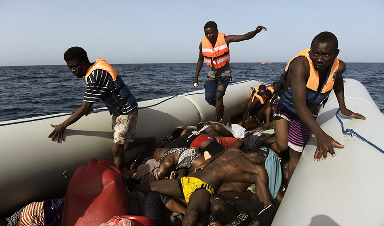 Όπως οι σκλάβοι: Νεκροί και ζωντανοί πρόσφυγες στην ίδια βάρκα