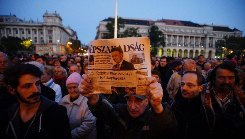 Τα προβλήματα ή ο Ορμπάν έκλεισαν τη μεγαλύτερη αντιπολιτευτική εφημερίδα της Ουγγαρίας;