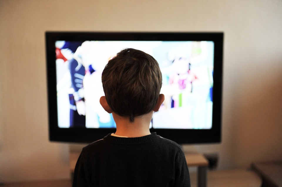 Γιατί τα παιδιά μας παχαίνουν βλέποντας τηλεόραση;