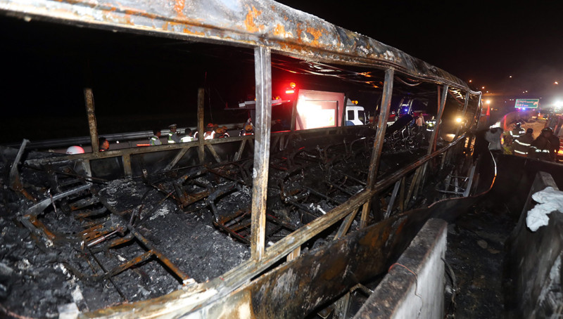 Δέκα νεκροί από φωτιά σε τουριστικό λεωφορείο στη Νότια Κορέα