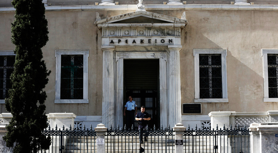 Έρευνα για δικαστή του ΣτΕ διέταξε ο Παρασκευόπουλος μετά από δημοσιεύματα περί «ροζ εκβιασμών»