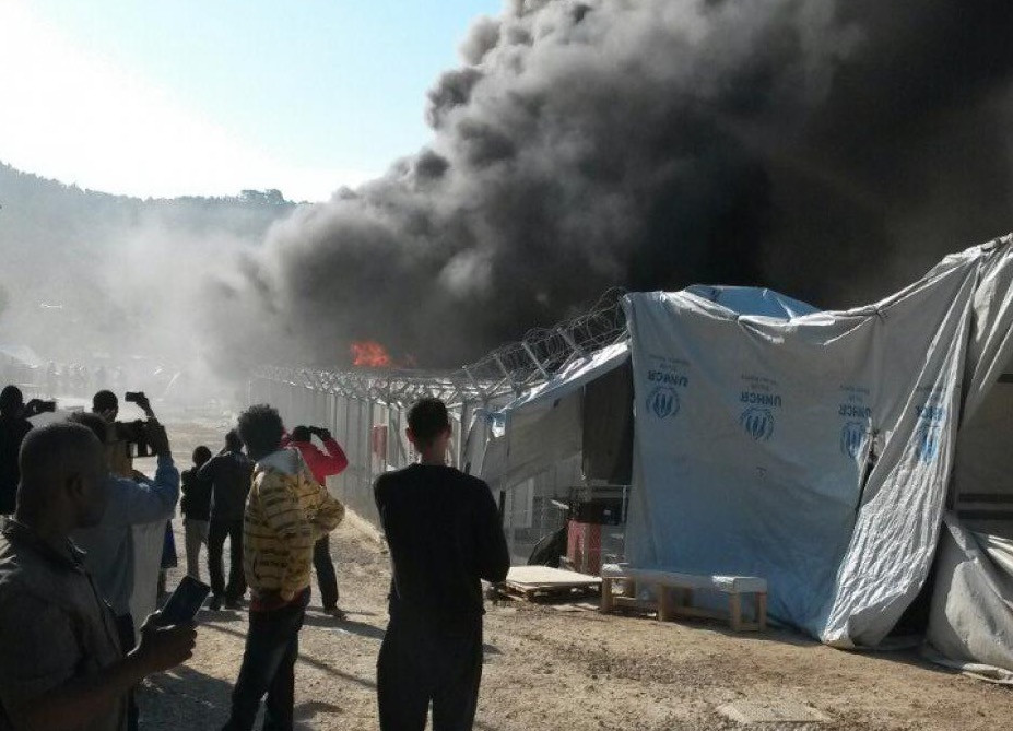 Εξέγερση μεταναστών στο hotspot της Μόριας στη Λέσβο