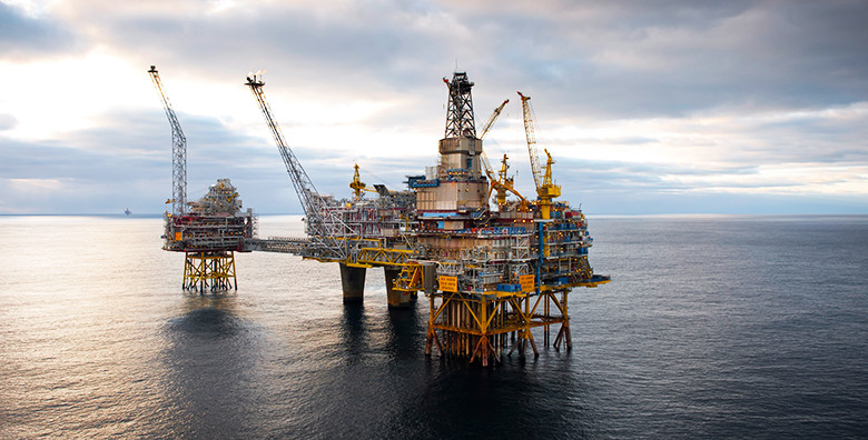Σε ΕΛΠΕ, Total και EDISON η έρευνα και εκμετάλλευση πετρελαίου στο Ιόνιο