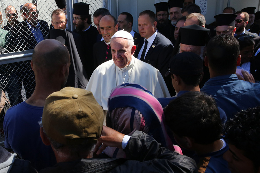 Πάπας Φραγκίσκος: Να ανοίξουμε τις καρδίες μας στους πρόσφυγες, αλλά… να τους μετρήσουμε πρώτα
