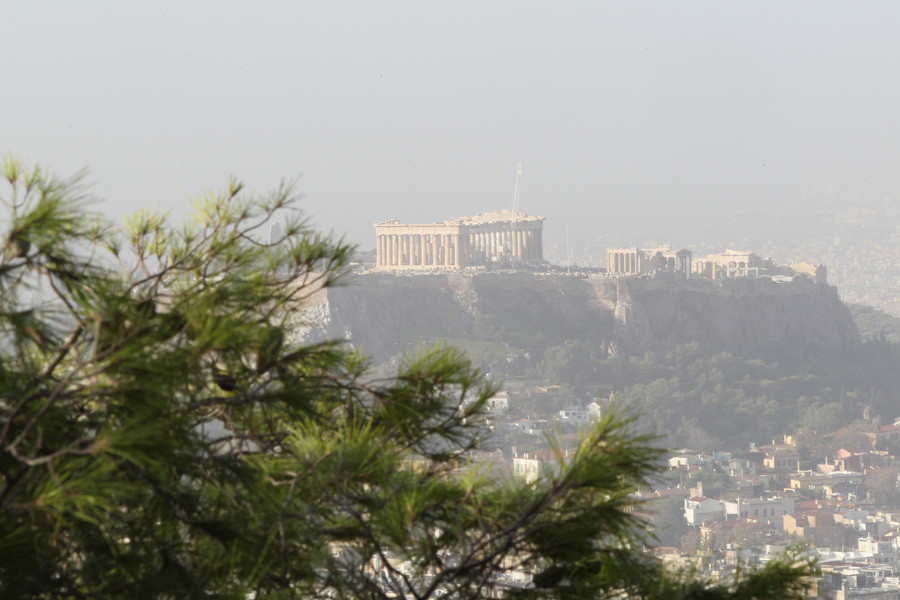 Τί έβλεπε ένας Αθηναίος του μεσοπολέμου, τί (δεν) βλέπει σήμερα λόγω ρύπανσης