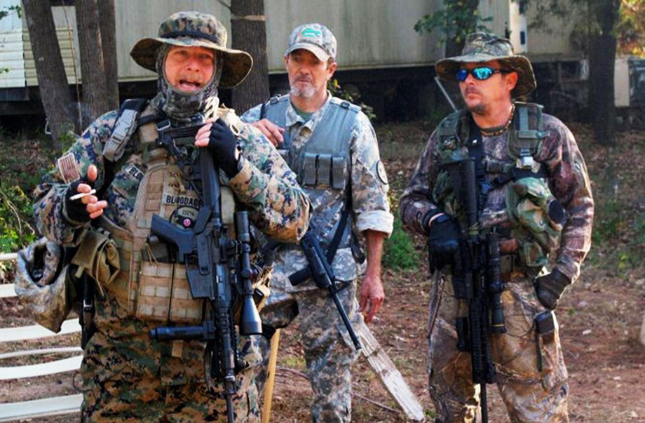 Ένοπλοι οπαδοί του Τραμπ προετοιμάζονται για σύγκρουση αν βγει η Κλίντον