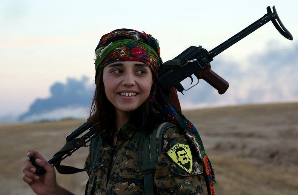 Τζιχαντιστές επιτέθηκαν σε  Κούρδισσες Πεσμεργκά κι εκείνες απάντησαν με ένα τραγούδι