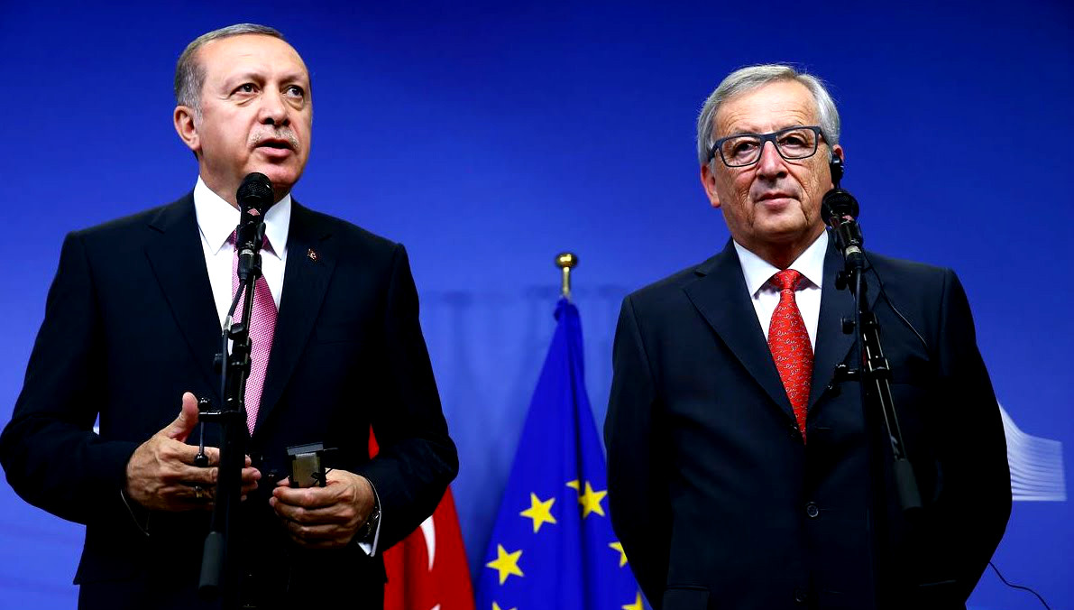 Γιούνκερ: Η Τουρκία απομακρύνεται από την Ευρώπη