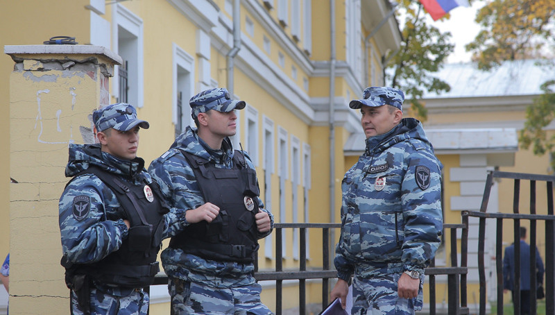 Ρωσία: Συνελήφθησαν 10 άτομα για σχέσεις με το ΙΚ – Ετοίμαζαν επιθέσεις στη Μόσχα