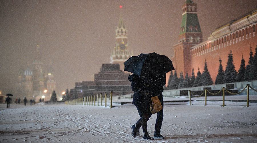 Ο χειμώνας ήρθε το φθινόπωρο – Η Μόσχα ντύθηκε στα λευκά [ΦΩΤΟ]