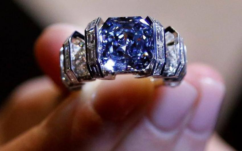 The Sky Blue Diamond: Το σπάνιο διαμάντι των 17 εκατ. δολαρίων