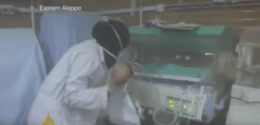 Χαλέπι: Έβγαλαν τα νεογνά από τις θερμοκοιτίδες για να τα σώσουν [ΒΙΝΤΕΟ]