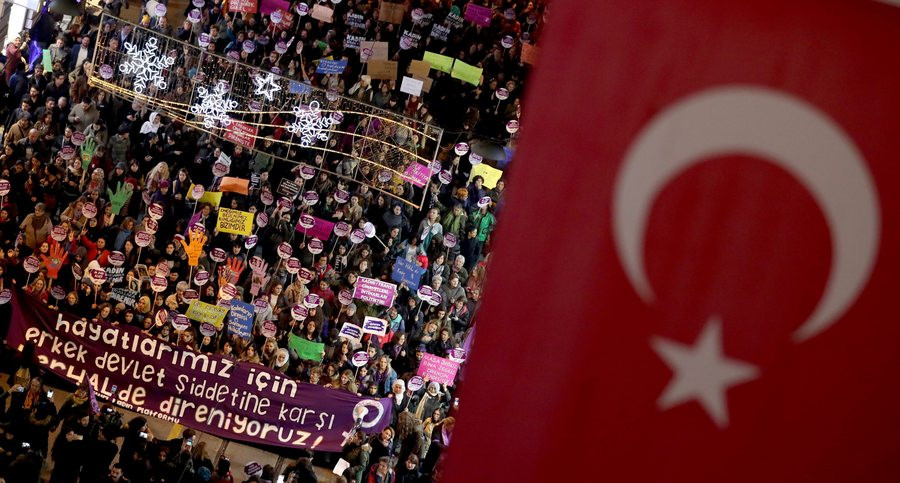 Τουρκία: Πάνω από 2.000 άνρωποι διαδήλωσαν για τα δικαιώματα των γυναικών