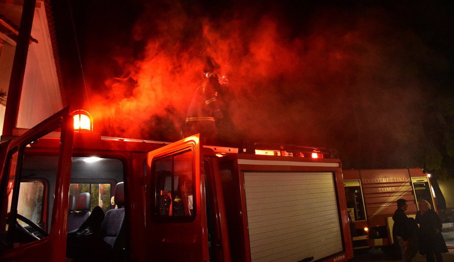 Φωτιά σε κατοικία και σούπερ μάρκετ στο Σκούταρι Σερρών