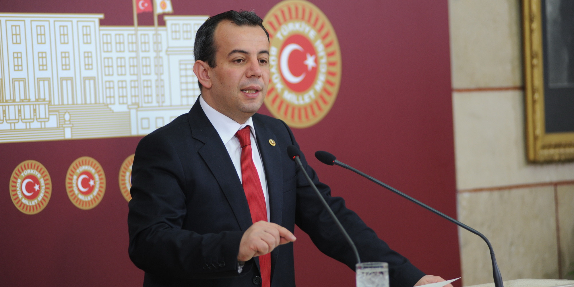 Ακραία πρόκληση Τούρκου βουλευτή: Θα υψώσω στα νησιά την τουρκική σημαία