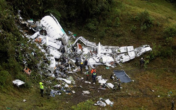 «Δολοφονία» η συντριβή του αεροπλάνου στην Κολομβία, καταγγέλλει υπουργός