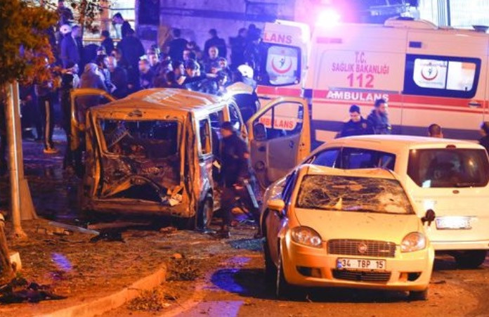 Κωνσταντινούπολη: Τουλάχιστον 15 νεκροί από την έκρηξη έξω από το στάδιο της Μπεσίκτας