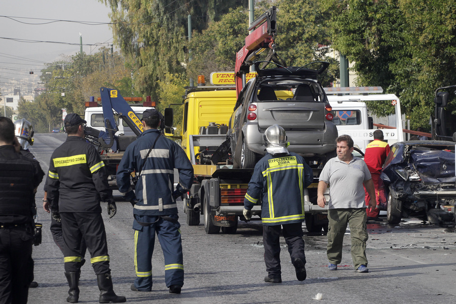 Καραμπόλα έξι αυτοκινήτων στην Αθηνών-Λαμίας