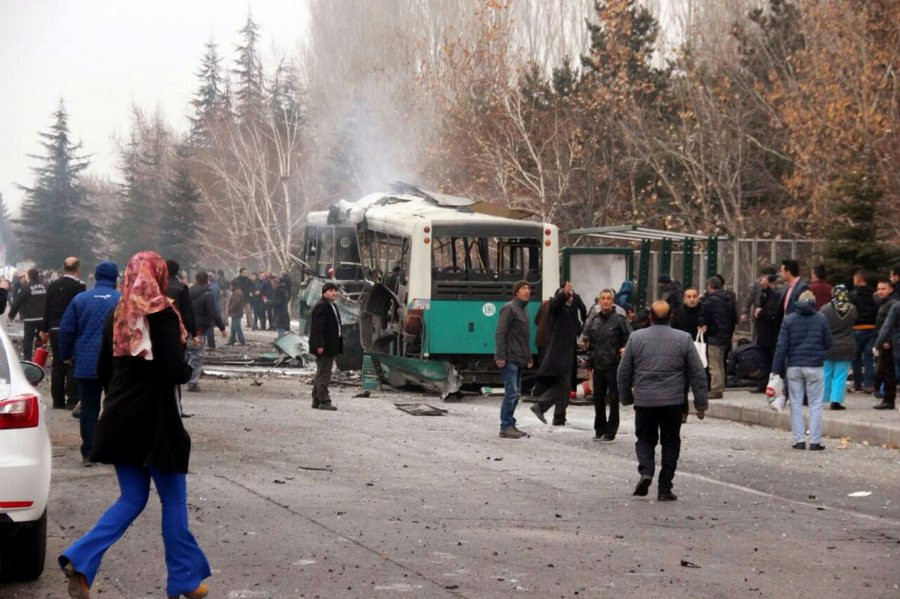 Βομβιστική επίθεση σε λεωφορείο στην Καισάρεια της Τουρκίας – 13 νεκροί και 55 τραυματίες