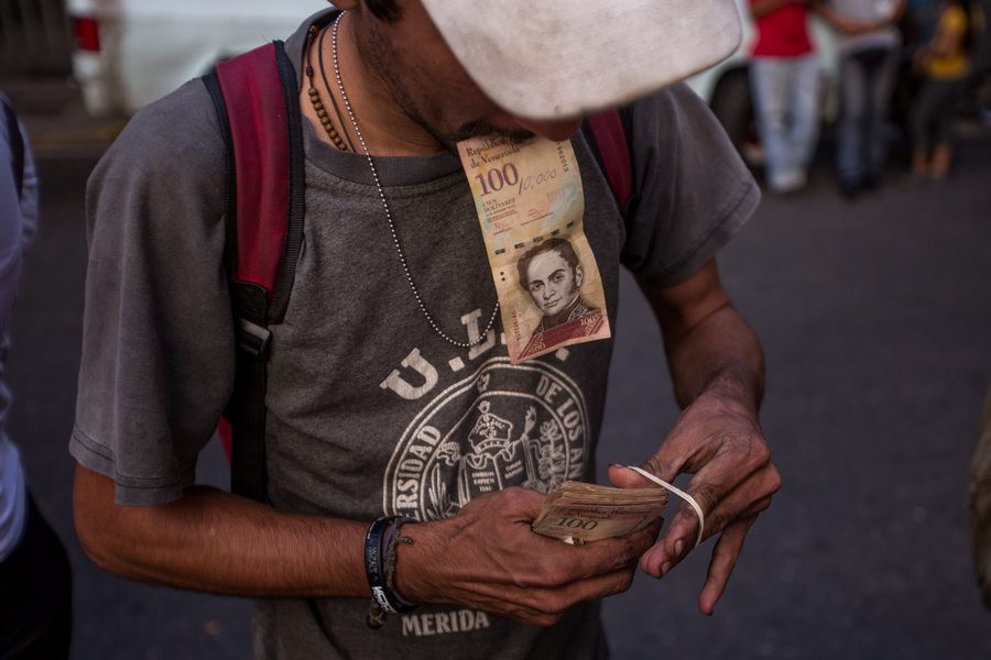 Σοβαρά επεισόδια στη Βενεζουέλα μετά την απόσυρση του μεγαλύτερου χαρτονομίσματος [ΒΙΝΤΕΟ]