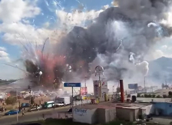 Πολλαπλές εκρήξεις σε αγορά πυροτεχνημάτων στο Μεξικό – 29 νεκροί [ΒΙΝΤΕΟ]